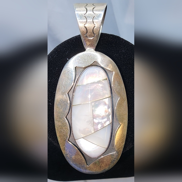 Stanley Jewelry - Vtg Sterling Silver DTR Mother of Pearl Inlay shadow box style Pendant